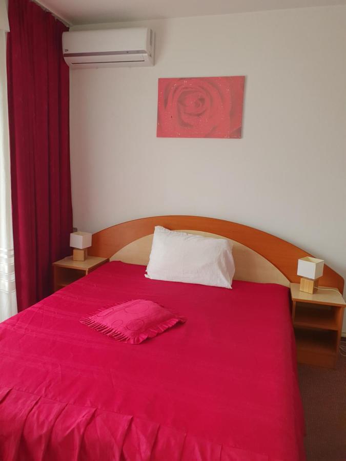 Vila Queen Arad Exteriör bild