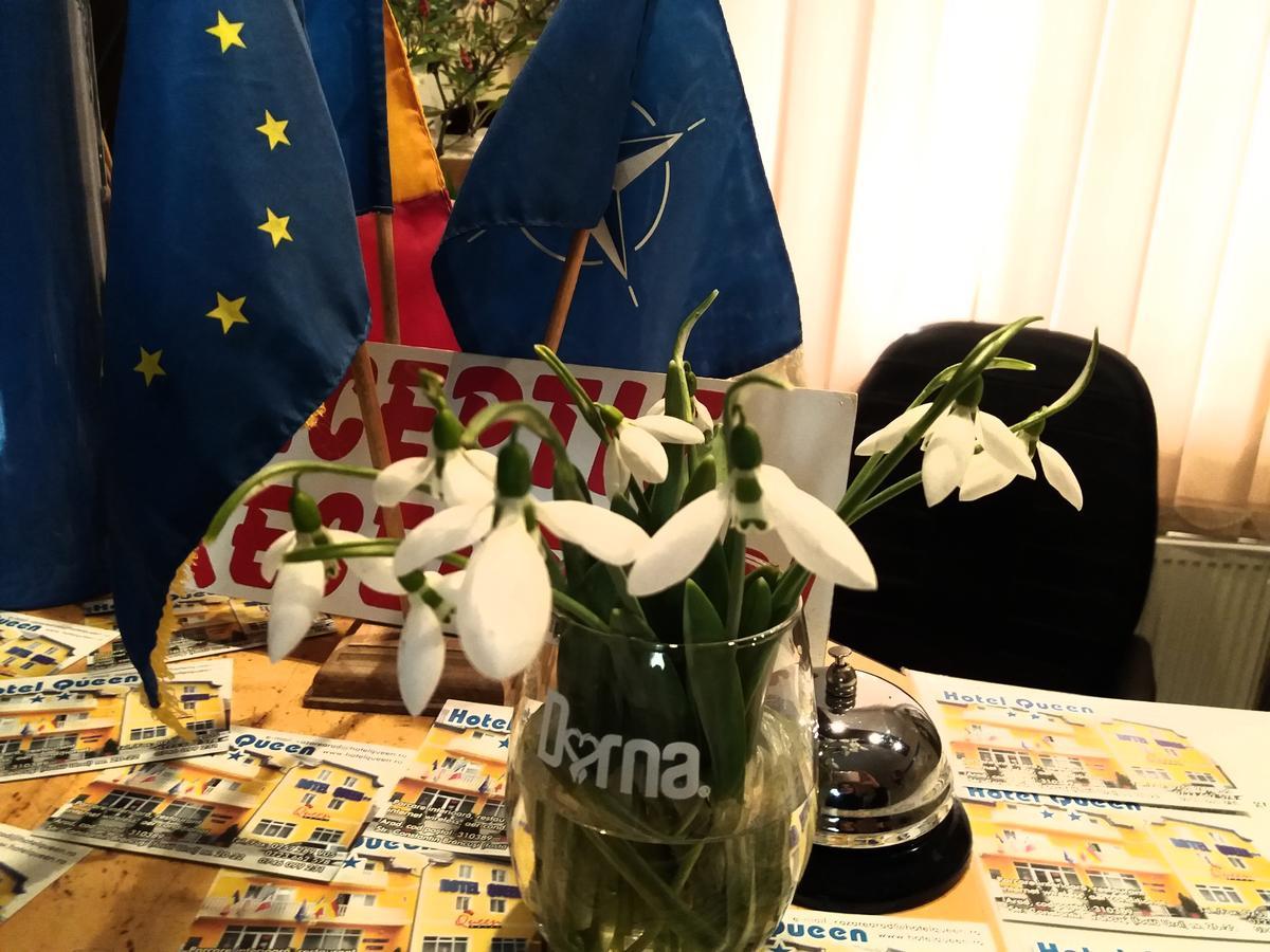 Vila Queen Arad Exteriör bild