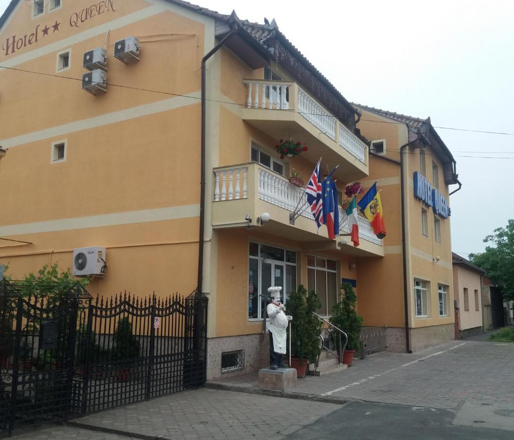Vila Queen Arad Exteriör bild